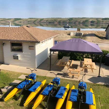 Lakeside Country Inn Manitou Beach Экстерьер фото